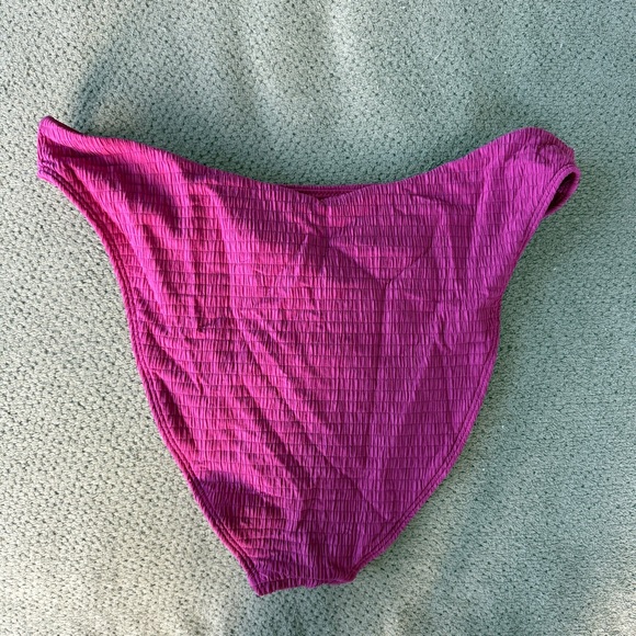 Abercrombie Curve Love Mid Rise High Leg Moderate Bottom - Picture 6 of 6